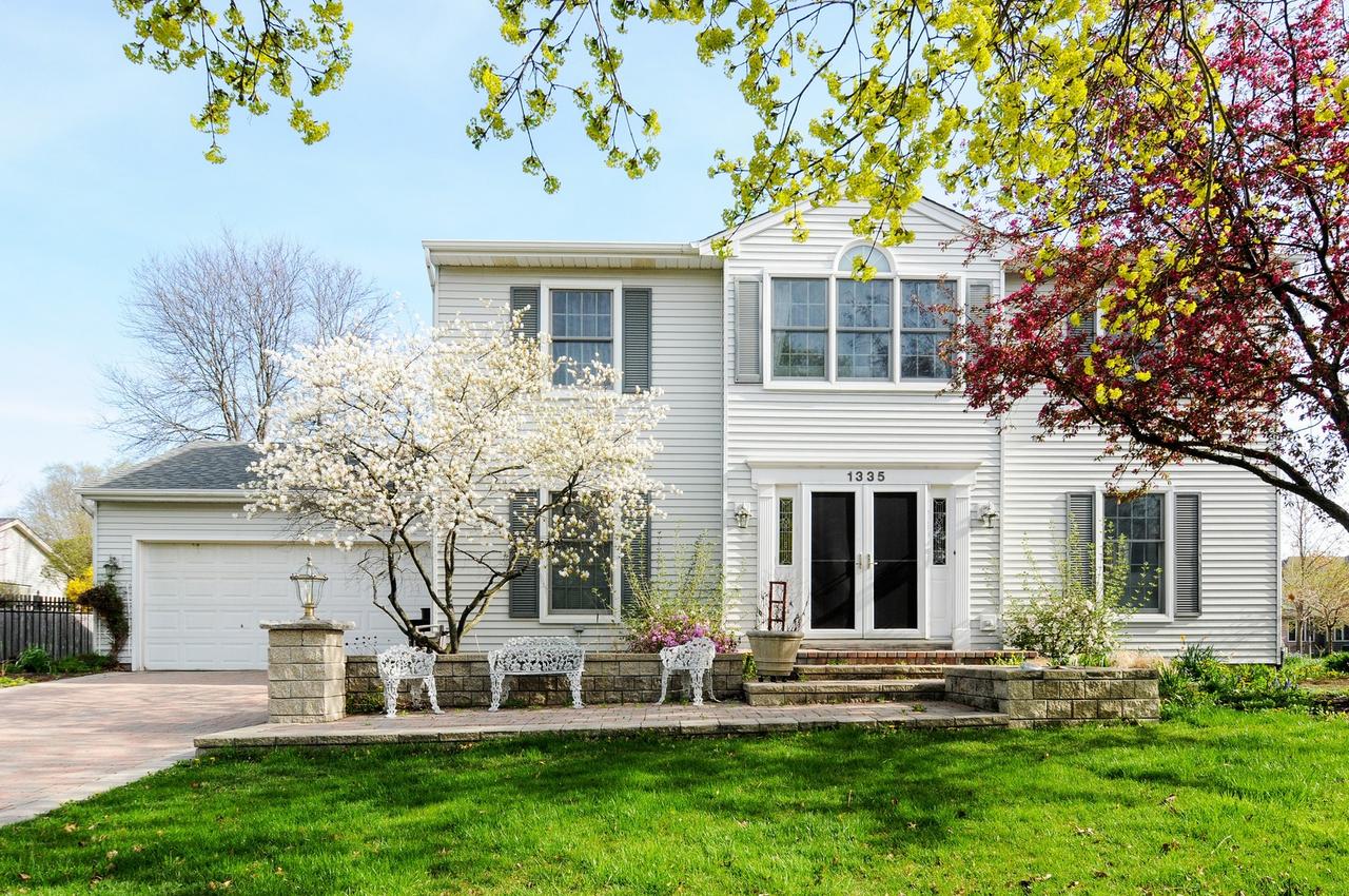 1335 Crestwood Ct., Naperville, IL 60540