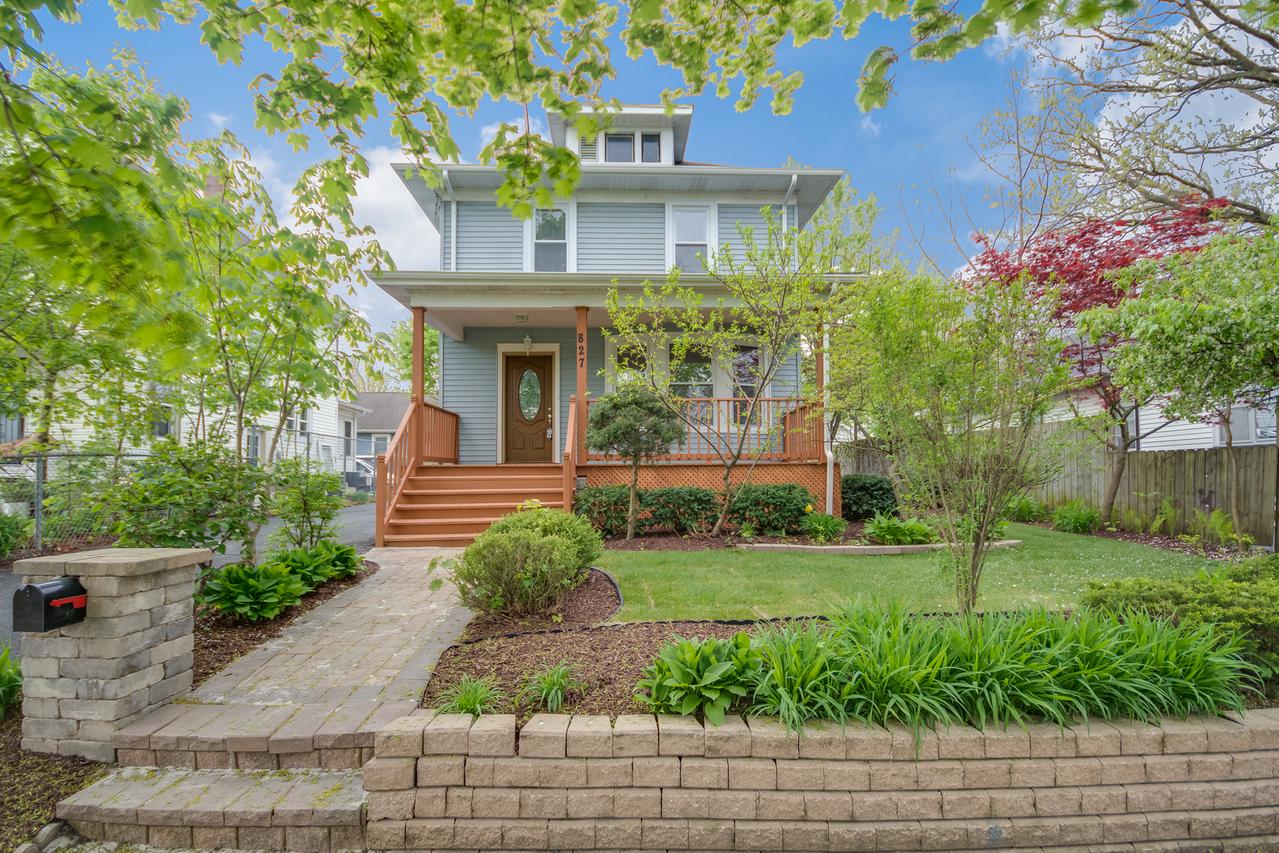 827 Spring St., Aurora, IL 60505