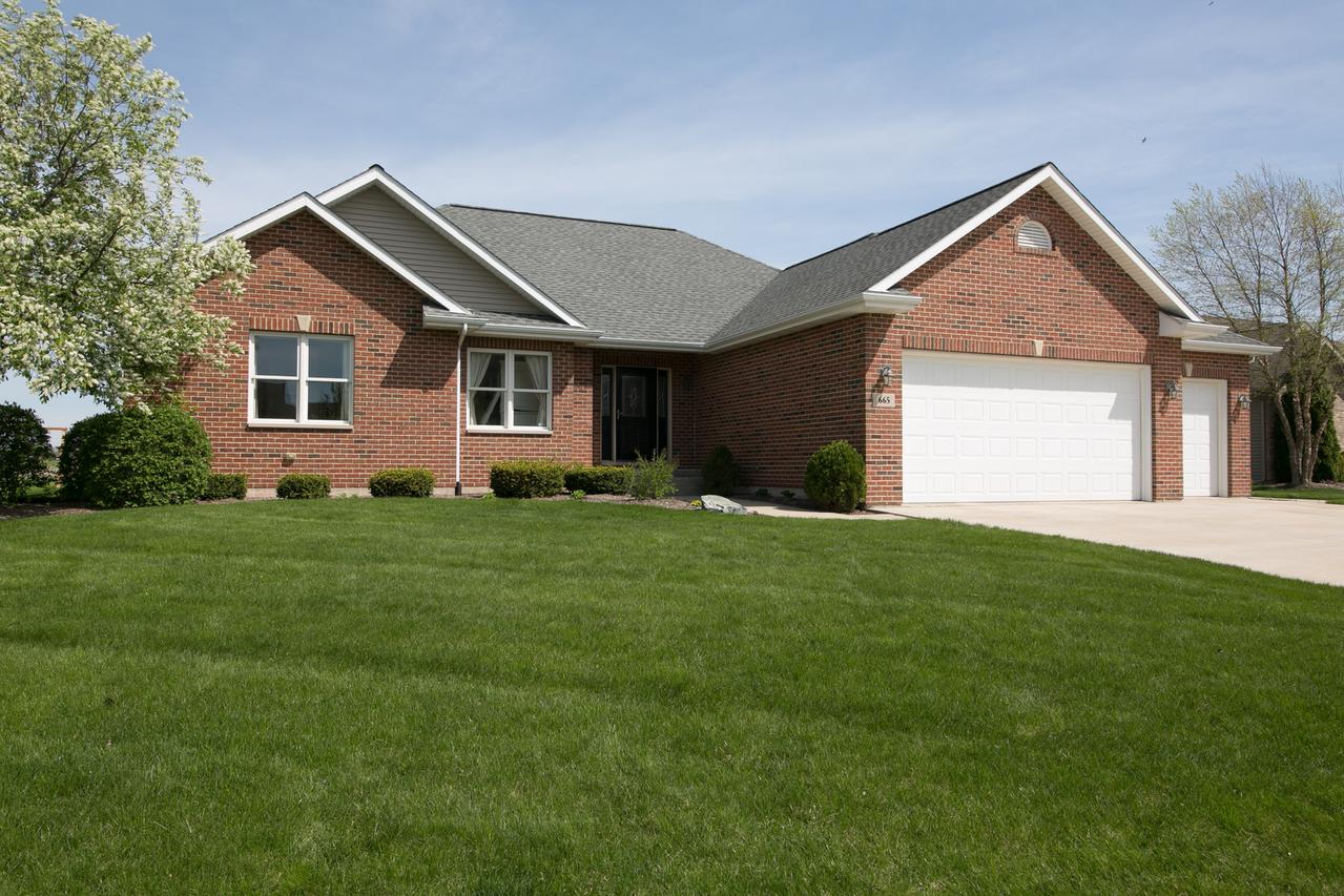 665 Sandberg Dr., Sycamore, IL 60178