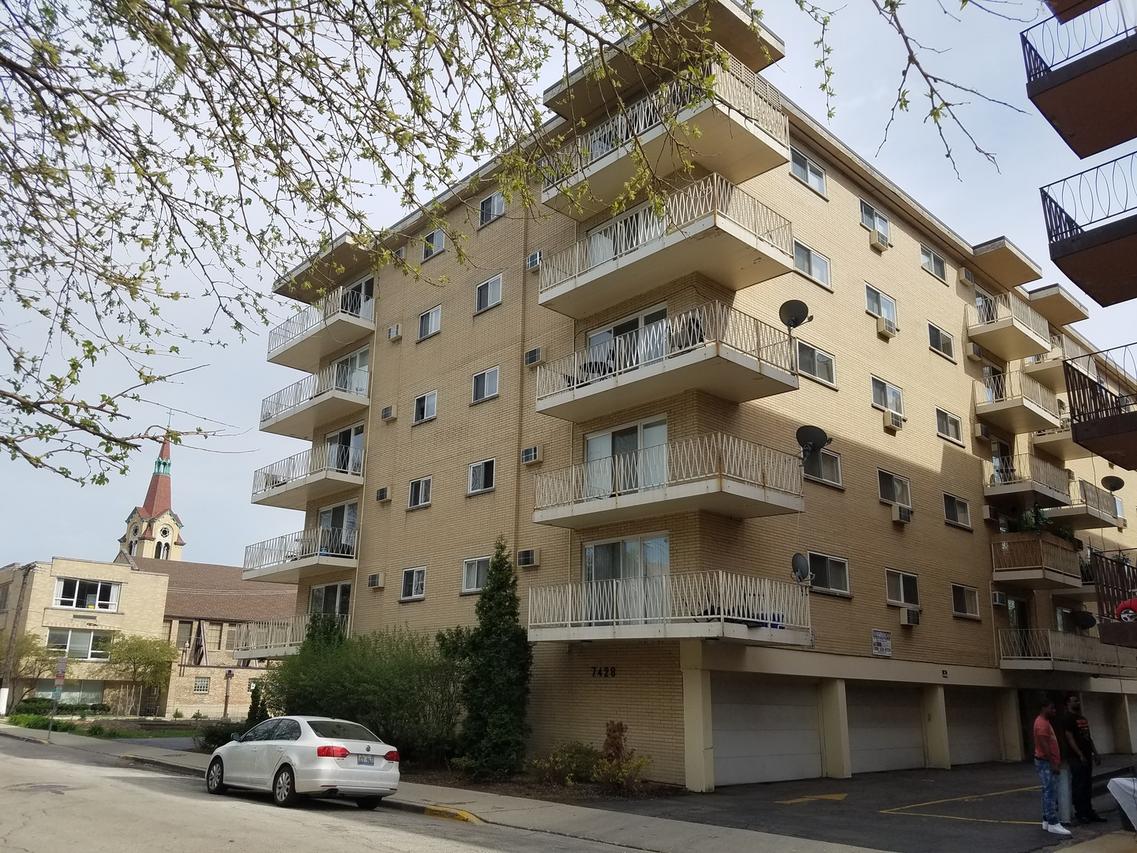 7428 Washington St. #504, Forest Park, IL 60130
