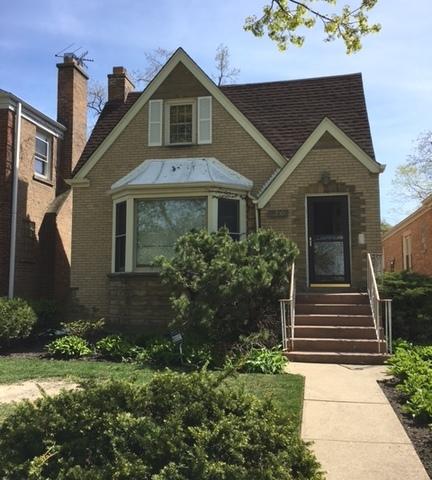 6739 N Sacramento Ave., Chicago, IL 60645