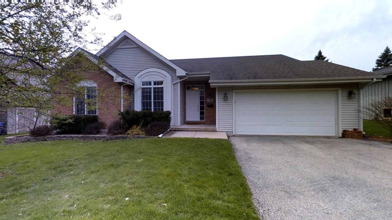 1523 Carlisle Ln., Dekalb, IL 60115