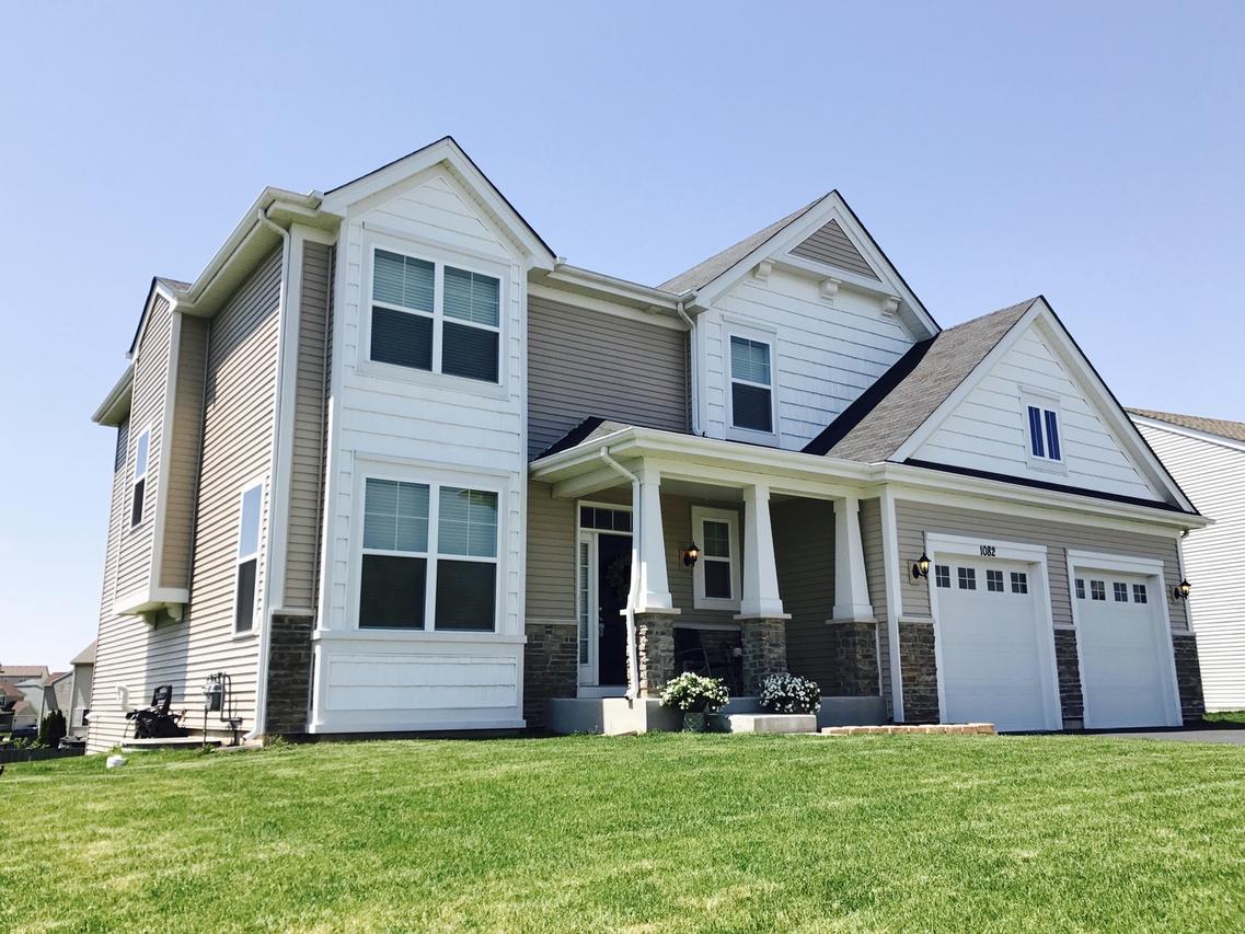 1082 Waterfront Ln., Pingree Grove, IL 60140