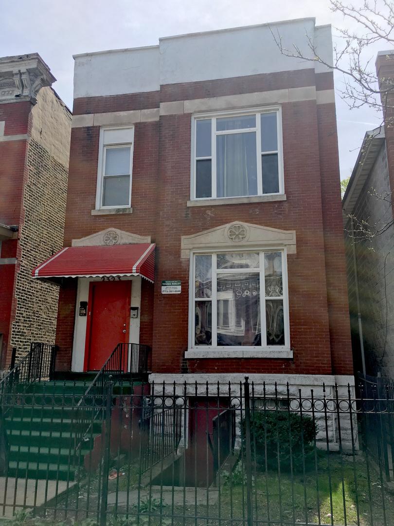 2323 W Warren Blvd., Chicago, IL 60612