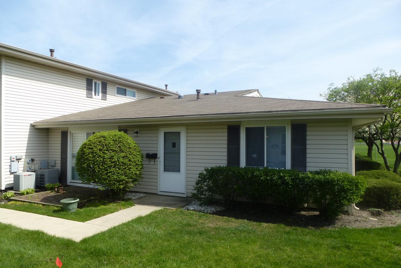 210 Kendrick Ct. #1392, Schaumburg, IL 60194