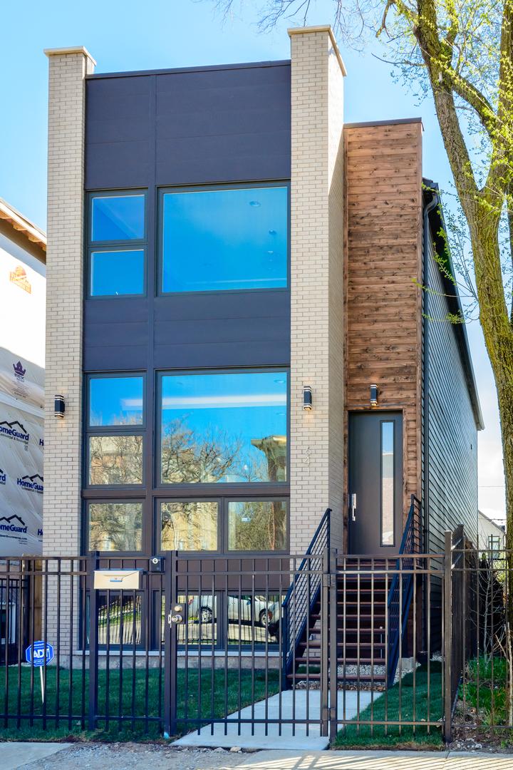 641 E 41st St., Chicago, IL 60653