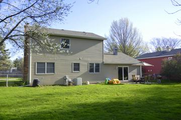 9221 Teresa Ave., Crystal Lake, IL 60014