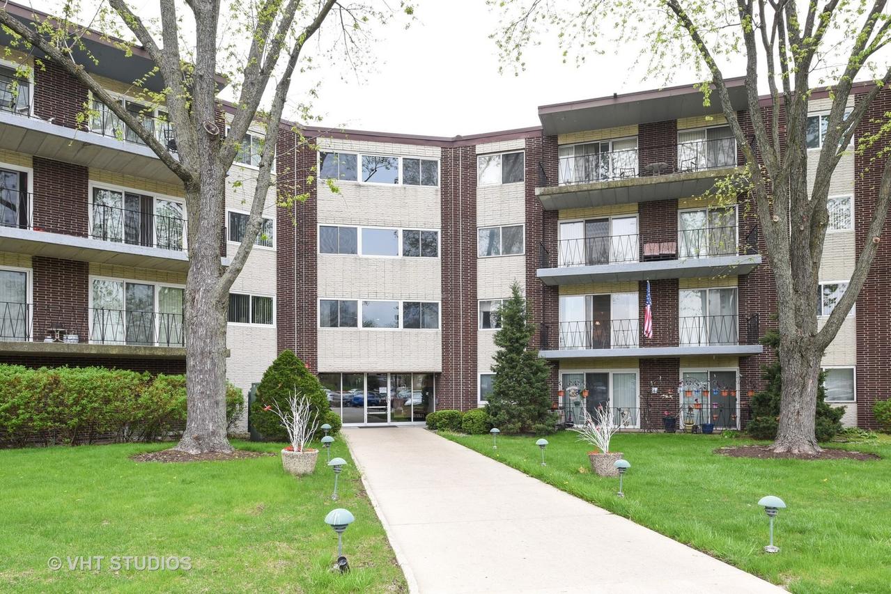5540 Walnut Ave. #9A, Downers Grove, IL 60515