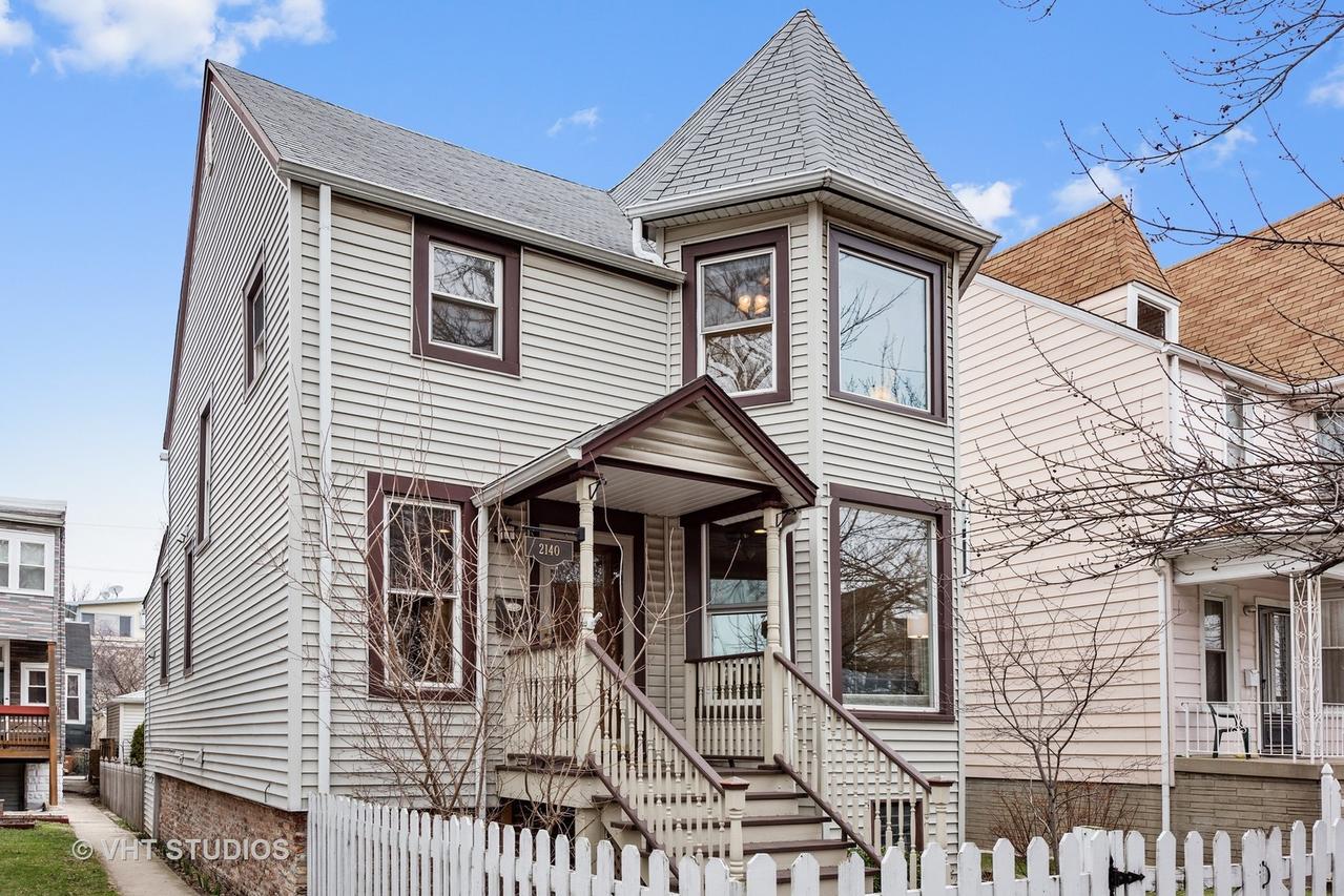 2140 W Montrose Ave., Chicago, IL 60618