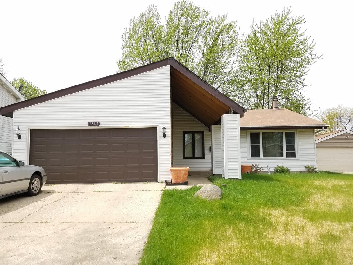 1863 Ashwood Ln., Aurora, IL 60506