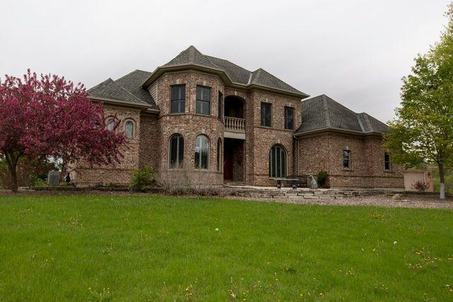 8S692 Marie St., Big Rock, IL 60511