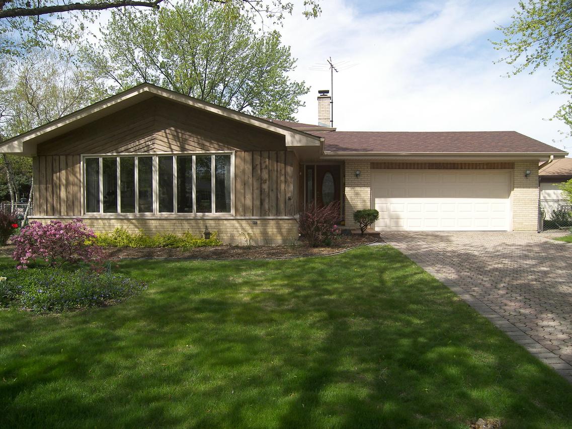 534 Raymond Ct., Schaumburg, IL 60193