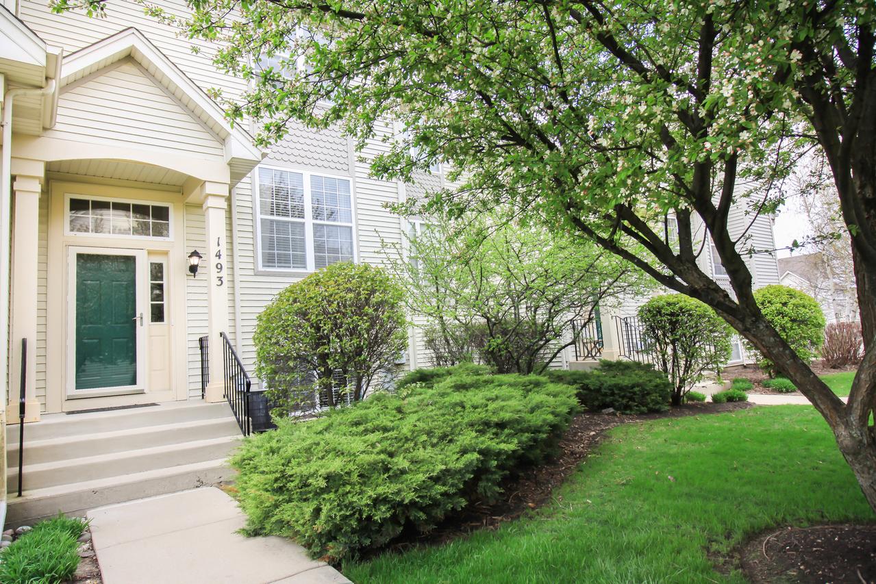 1493 Saint James Ct., Gurnee, IL 60031