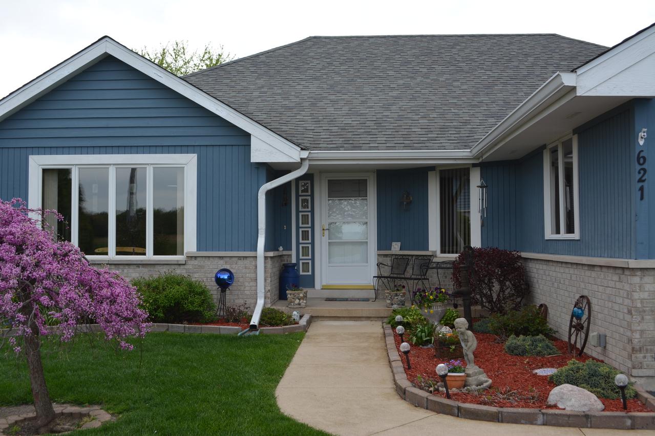 621 N Sycamore St., Hinckley, IL 60520