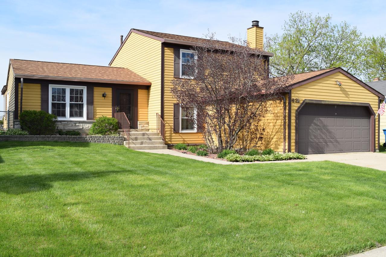 62 W Stevenson Dr., Glendale Heights, IL 60139