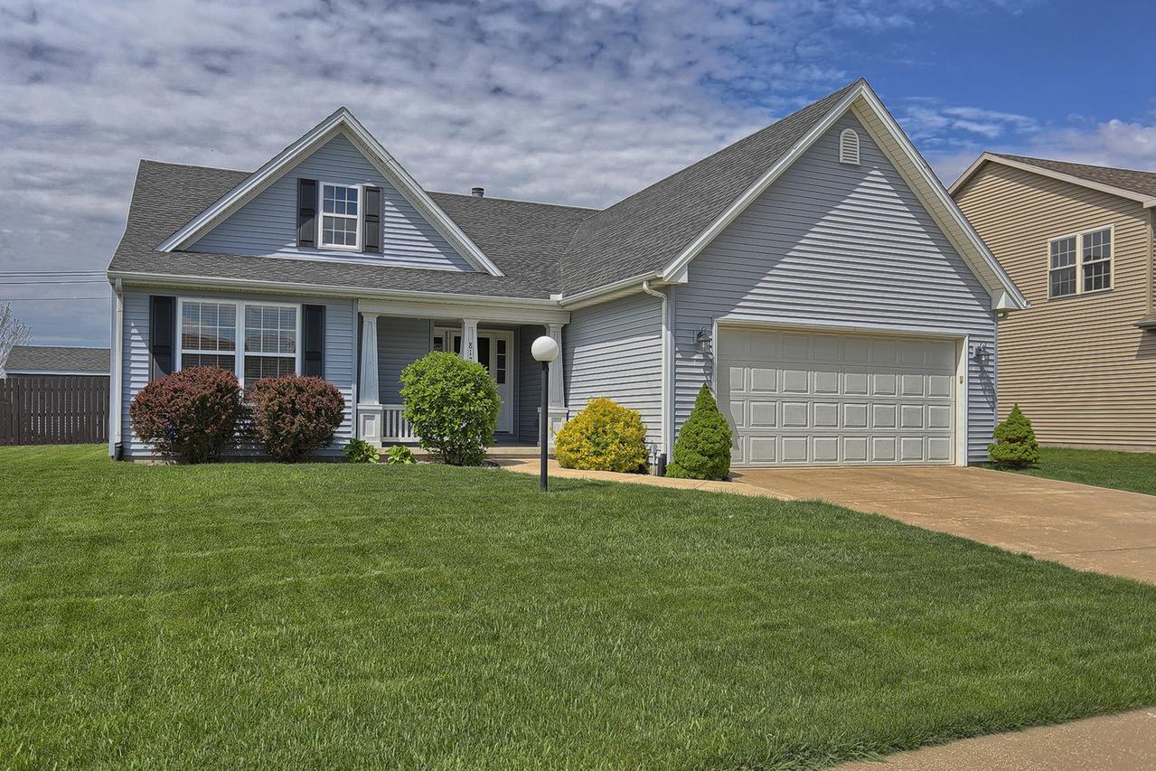 817 Chickory Dr., Champaign, IL 61822