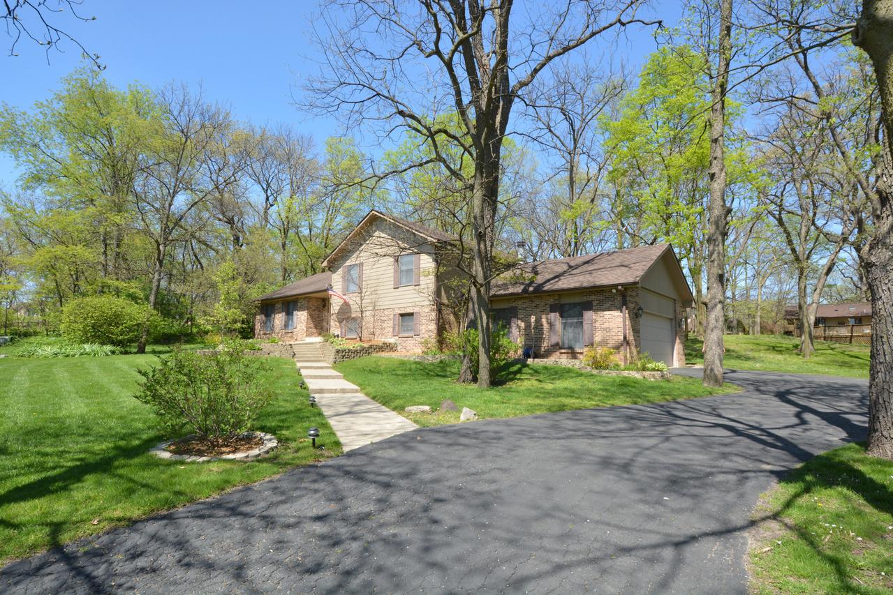 22521 S Queens Ct., Joliet, IL 60404