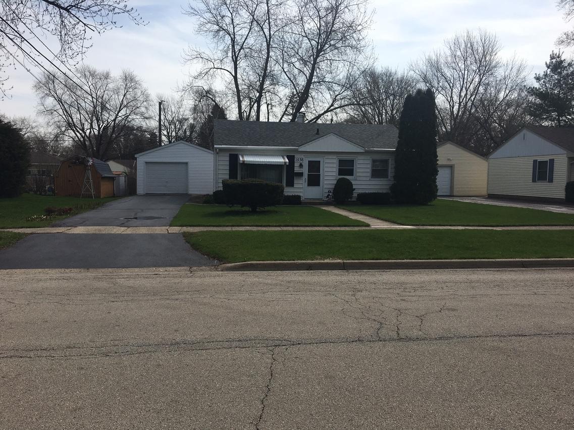 1536 Walnut Dr., Woodstock, IL 60098