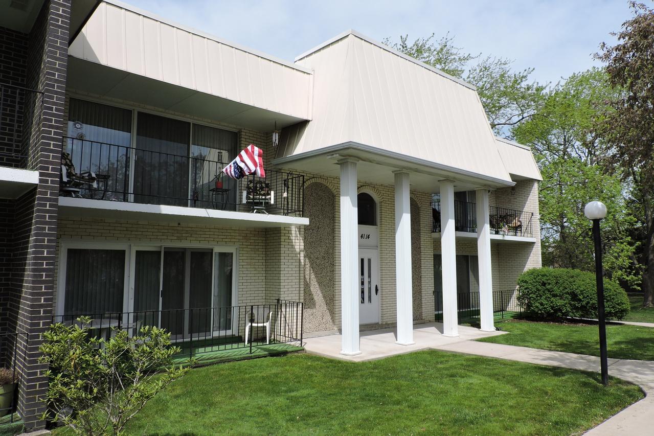 4114 W 99th St. #A, Oak Lawn, IL 60453
