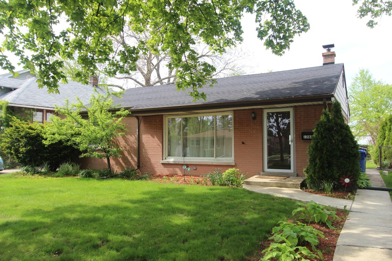 1286 E Walnut Ave., Des Plaines, IL 60016