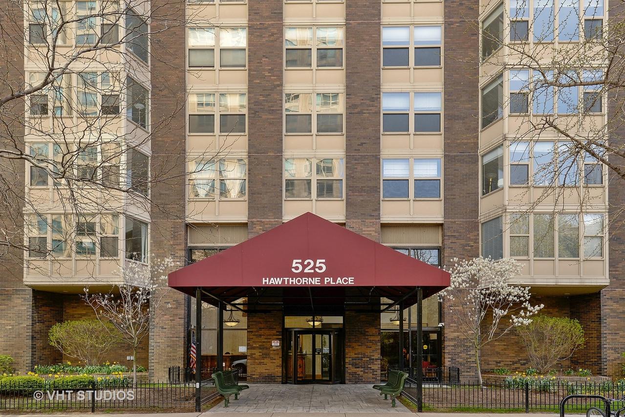 525 W Hawthorne Pl. #3001, Chicago, IL 60657