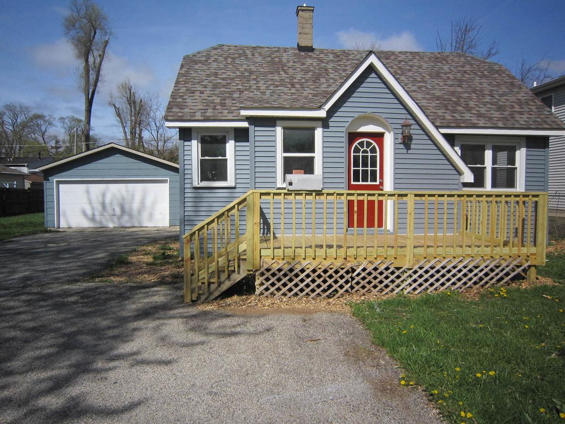322 Fairlawn Dr., Round Lake Park, IL 60073