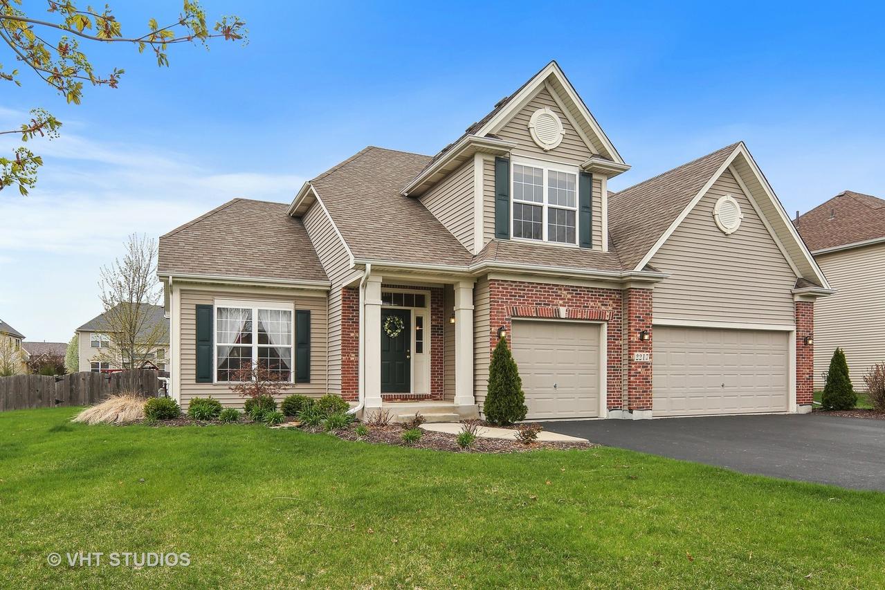 2217 Schrader Ln., North Aurora, IL 60542