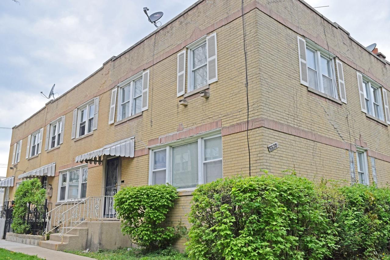 6610 N Damen Ave., Chicago, IL 60645