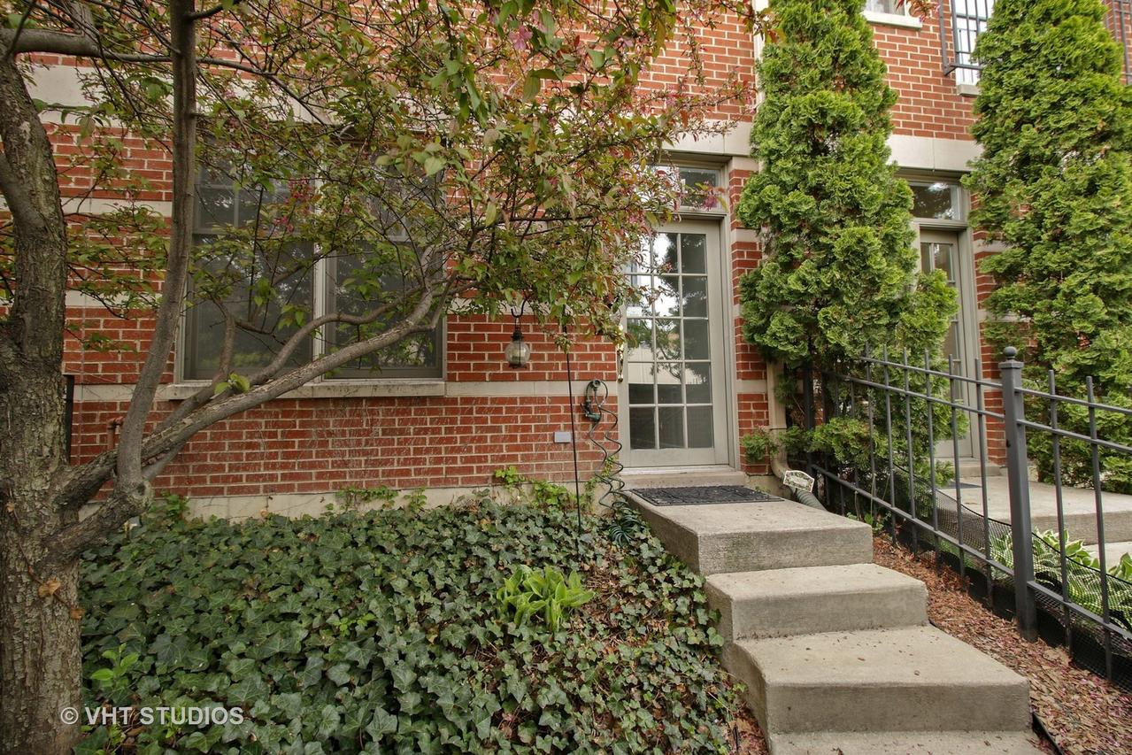 854 N Ogden Ave., Chicago, IL 60642
