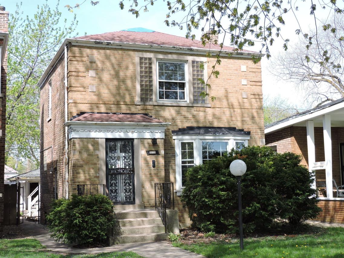 9030 S Crandon Ave., Chicago, IL 60617