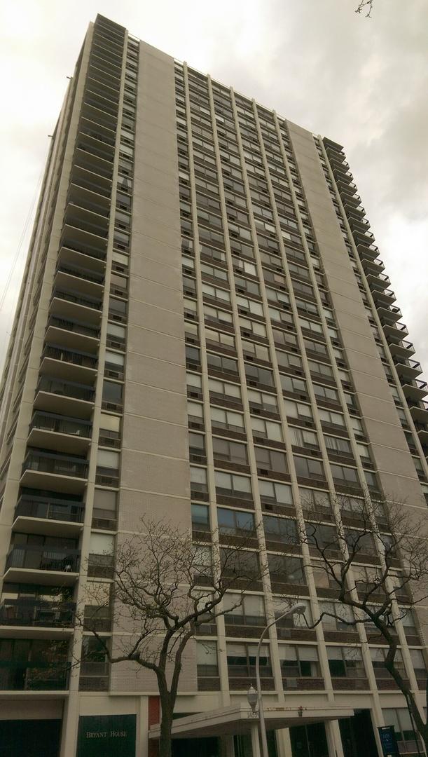 1455 N Sandburg Ter. #1105, Chicago, IL 60610