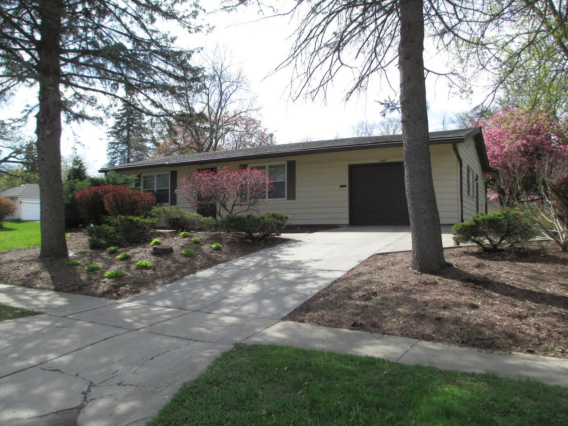 4717 Chesterfield Dr., Mchenry, IL 60050