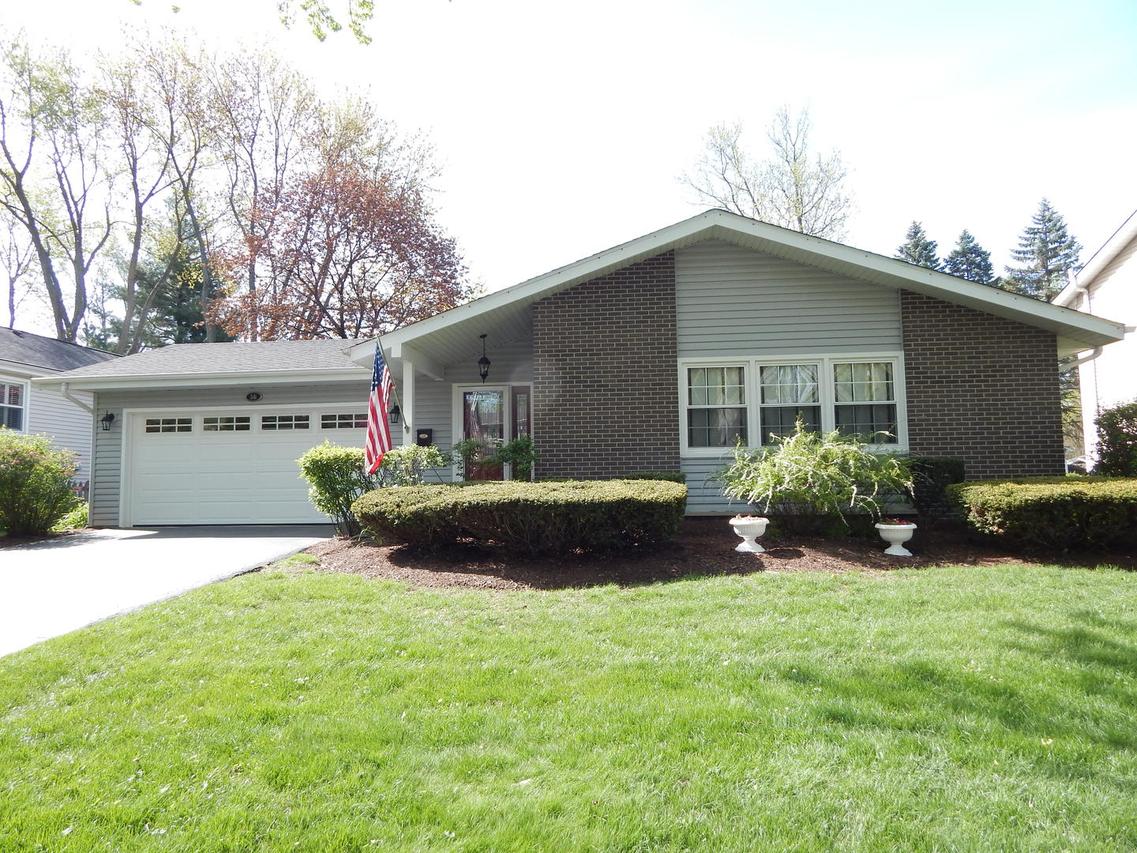 56 Swift Ln., Naperville, IL 60565