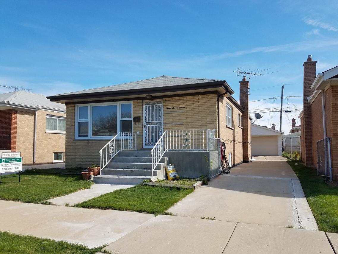 3711 W 76th St., Chicago, IL 60652
