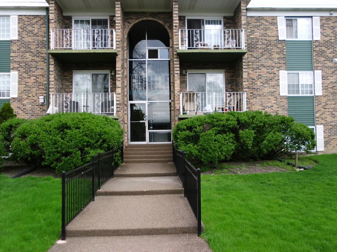 1619 N Windsor Dr. #212, Arlington Heights, IL 60004