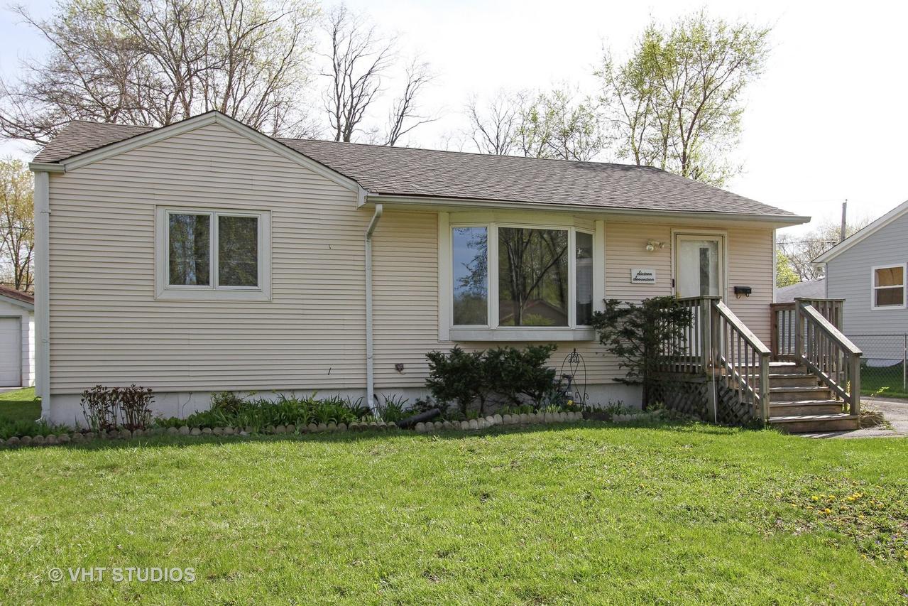 1617 Frazier St., Waukegan, IL 60087