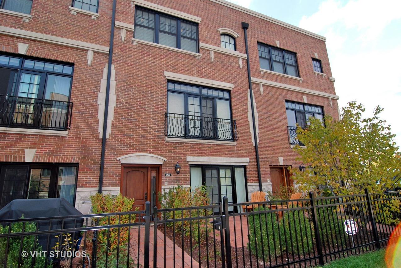 2822 N Bell Ave., Chicago, IL 60618