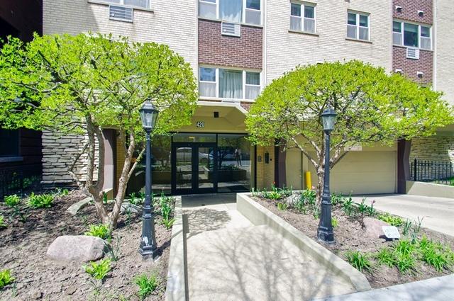 420 W Aldine Ave. #401, Chicago, IL 60657