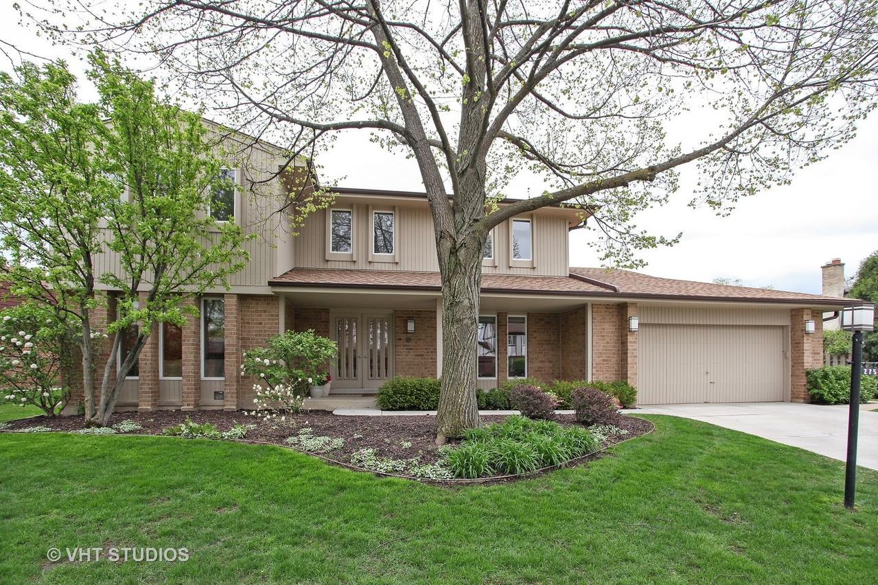 275 Oak Knoll Ter., Northbrook, IL 60062