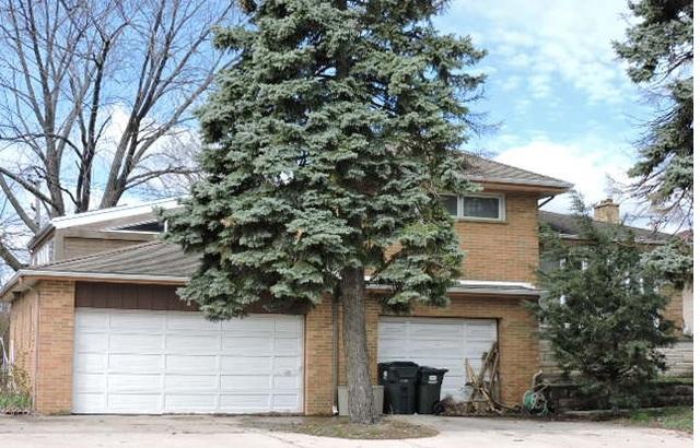 6860 N Crawford Ave., Lincolnwood, IL 60712