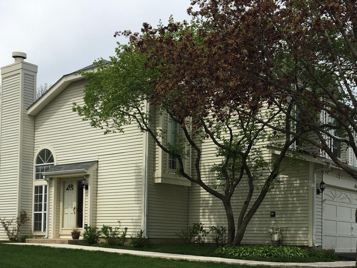 910 Dighton Ln., Schaumburg, IL 60173