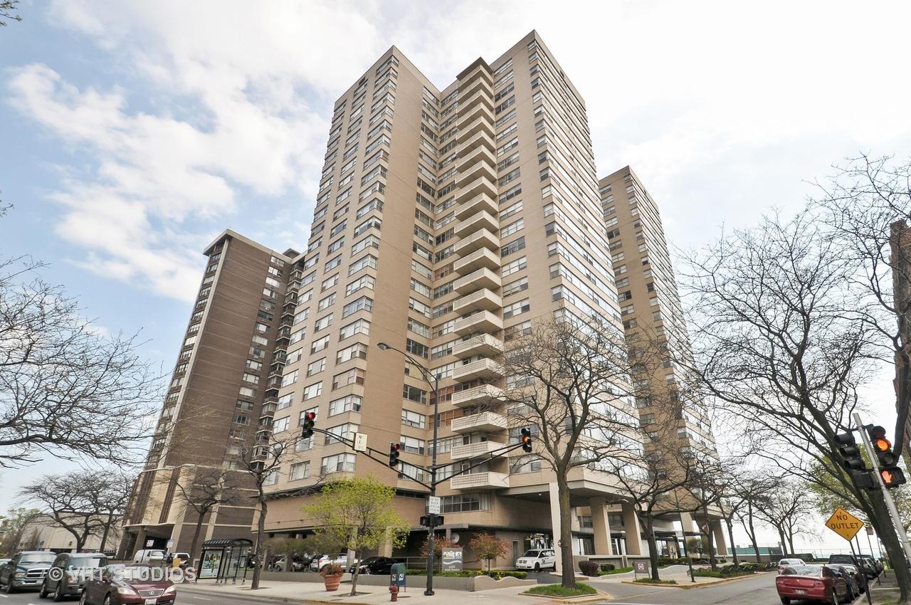 6301 N Sheridan Rd. #18G, Chicago, IL 60660