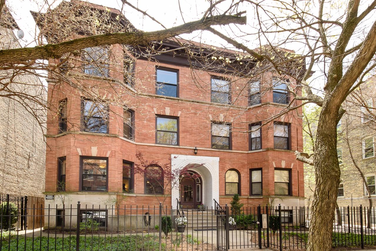 931 W Gordon Ter. #1, Chicago, IL 60613