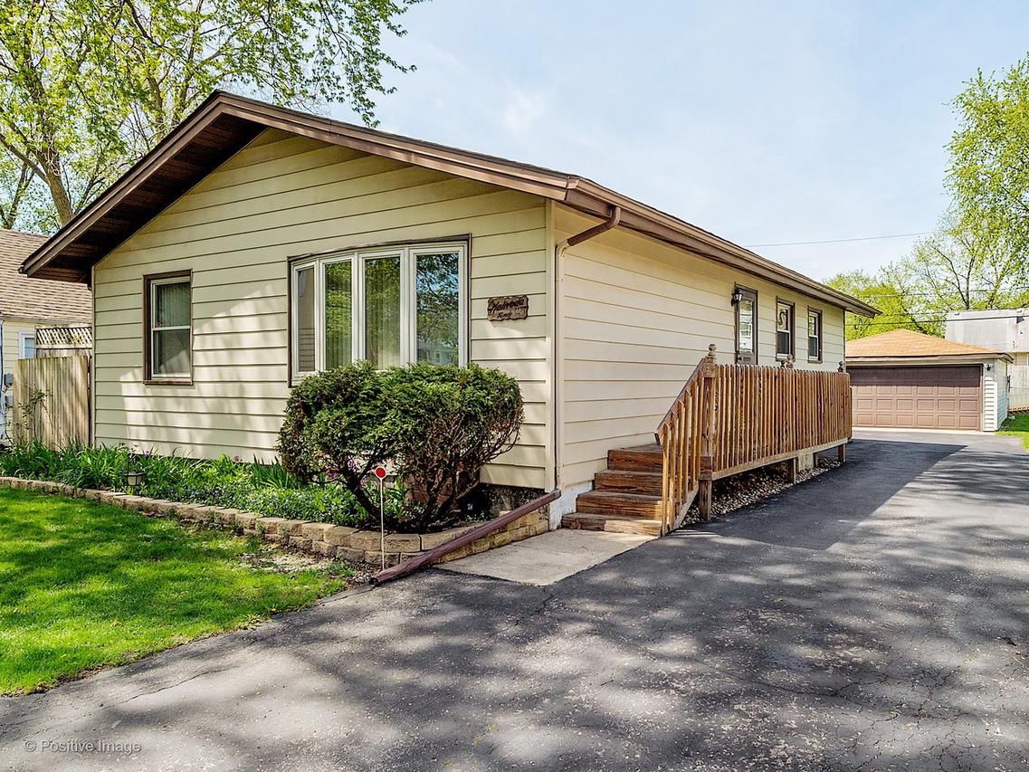 4010 N Grant St., Westmont, IL 60559