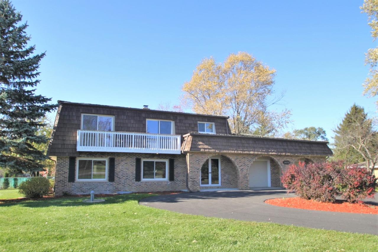 26232 NW Lake Shore Dr., Wauconda, IL 60084