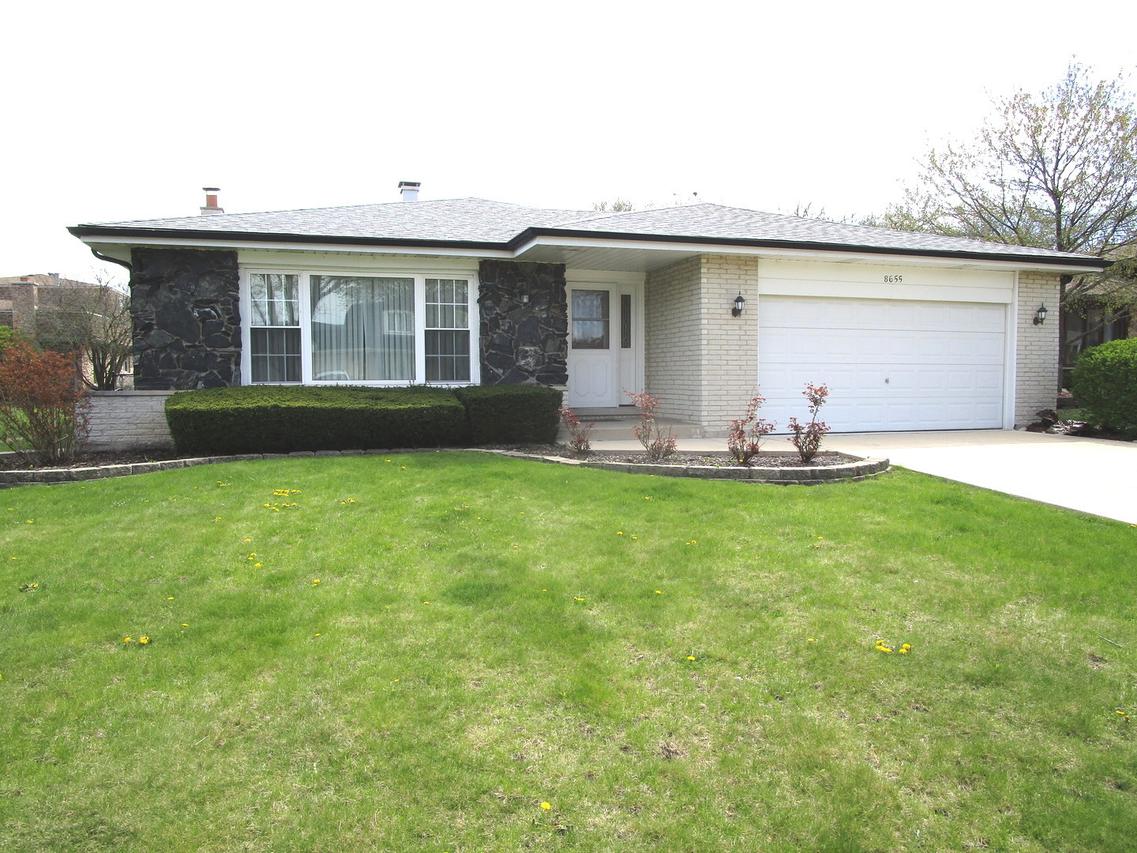 8655 Wood Vale Dr., Darien, IL 60561