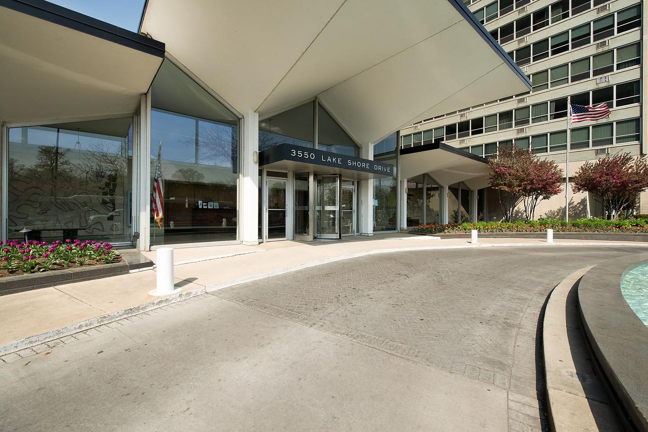3550 N Lake Shore Dr. #2301, Chicago, IL 60657