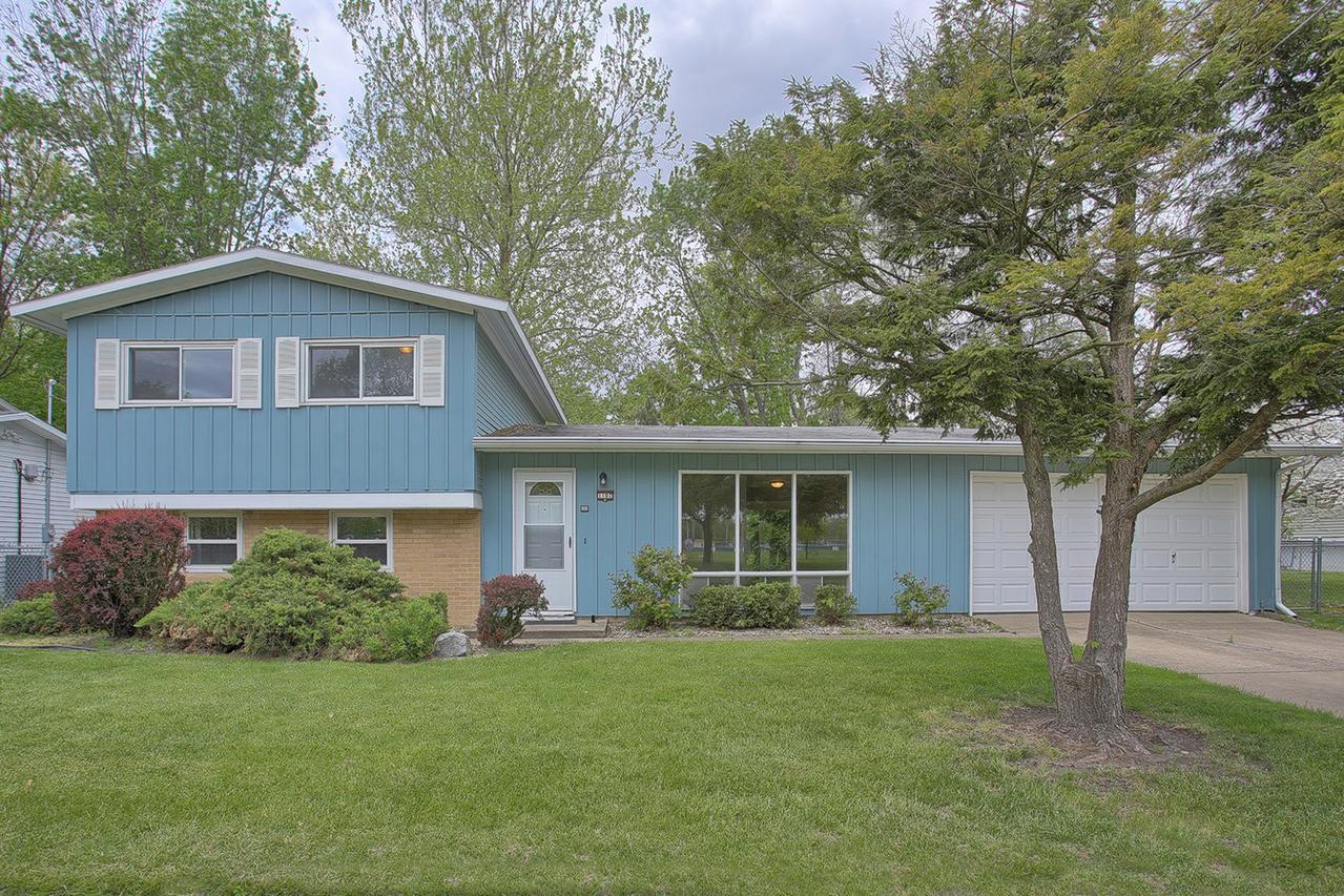 1107 Kenwood Rd., Champaign, IL 61821