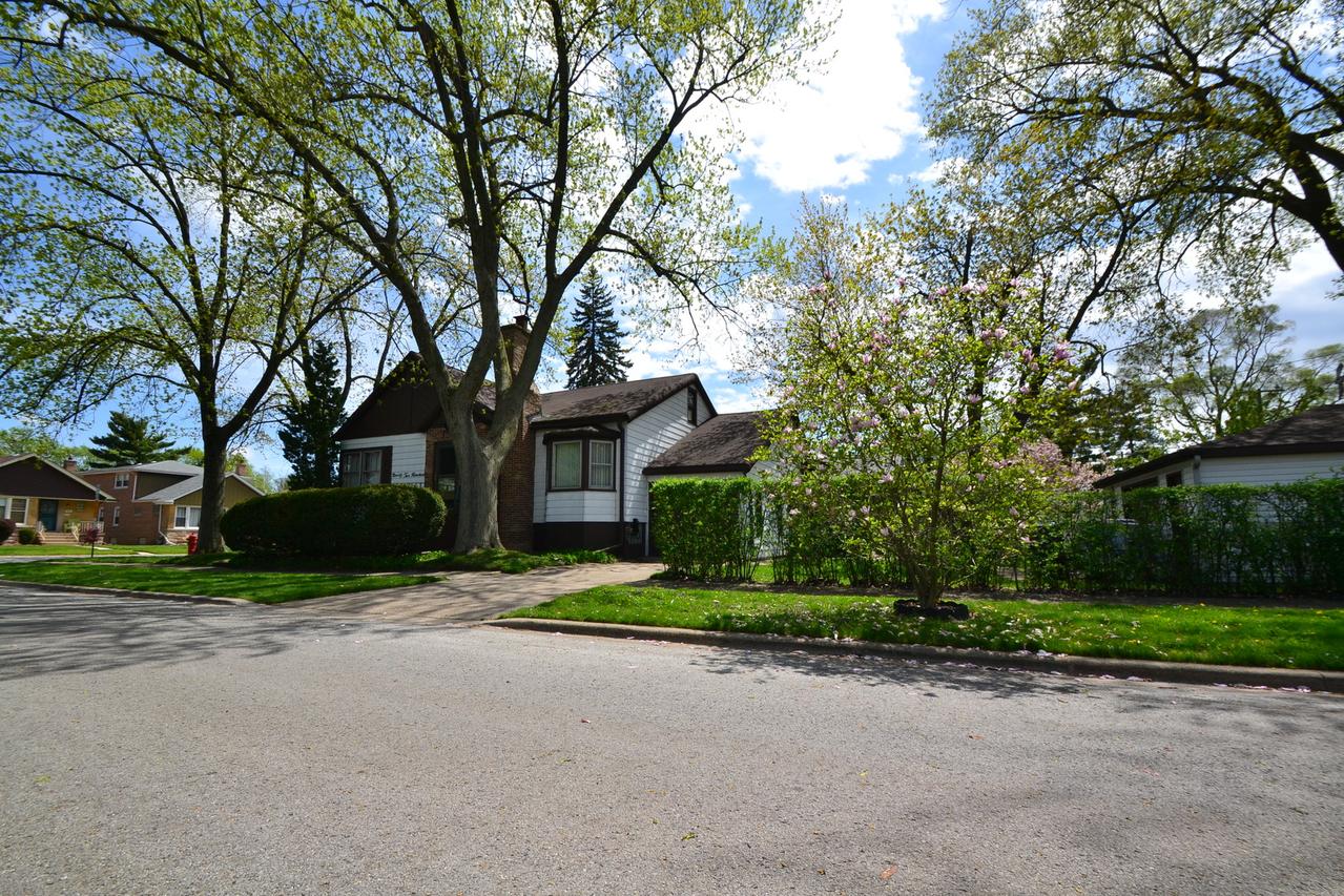 9200 S Albany Ave., Evergreen Park, IL 60805