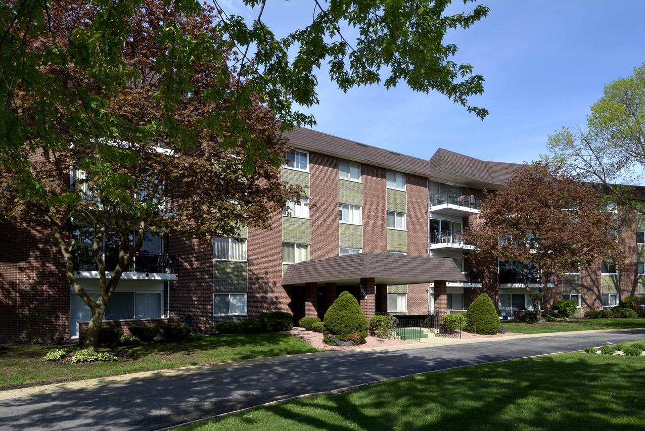 1030 S Fernandez Ave. #3A, Arlington Heights, IL 60005